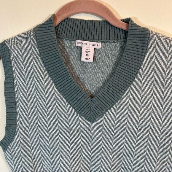 ✨ Sincerely Jules Women’s Gray Black Sweater Vest Small - Picture 2 of 10